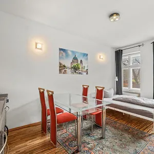 Apartment Budget Am Fernsehturm
