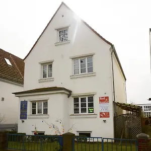 Airportgaestehaus Homestay