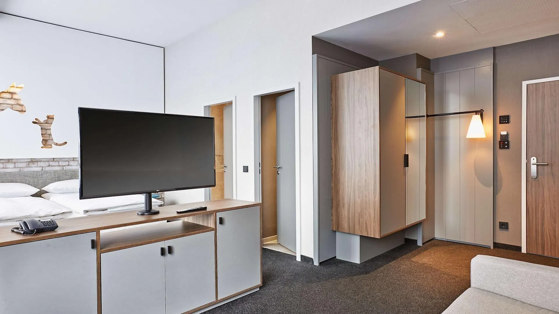 H+ Hotel Bremen 4*,