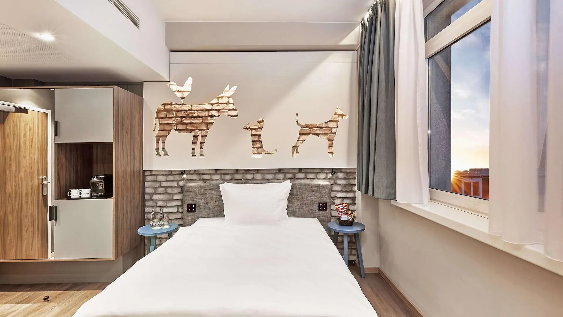 H+ Hotel Bremen 4*,